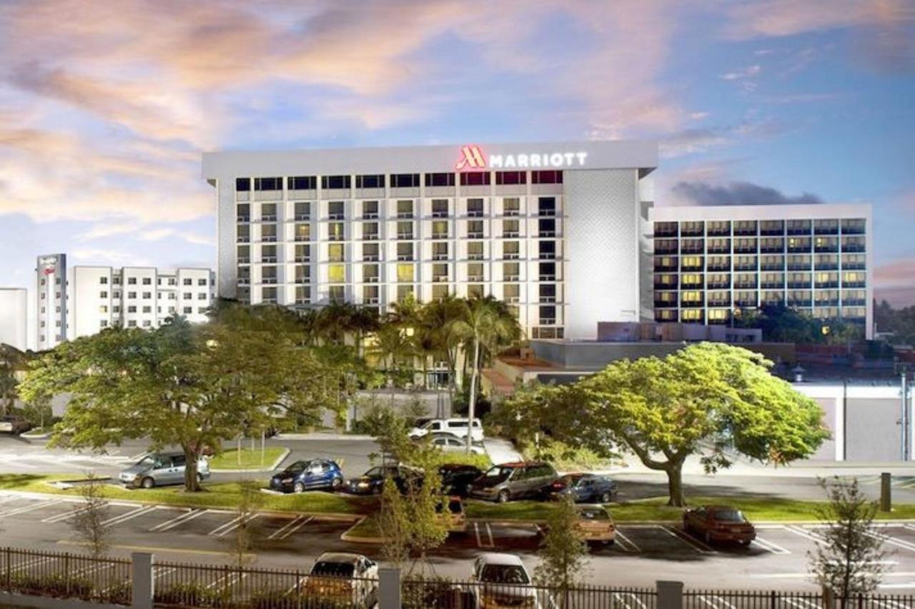 Hotel Courtyard By Marriott Miami Airport Exterior foto