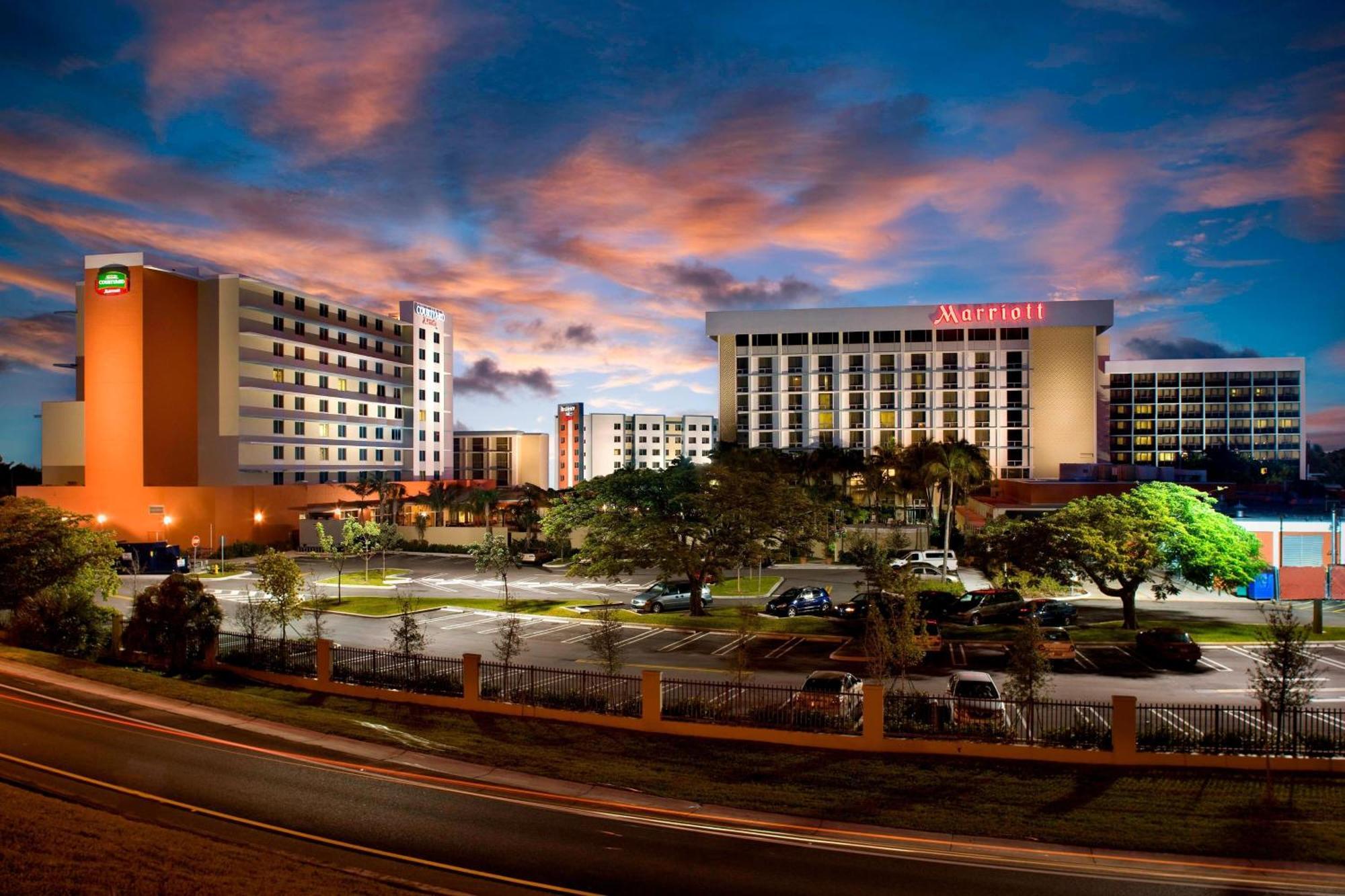 Hotel Courtyard By Marriott Miami Airport Exterior foto